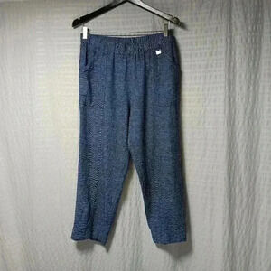 Ellen  Tracy Linen/ Rayon blend Blue like denim color Capris. Ladies size M